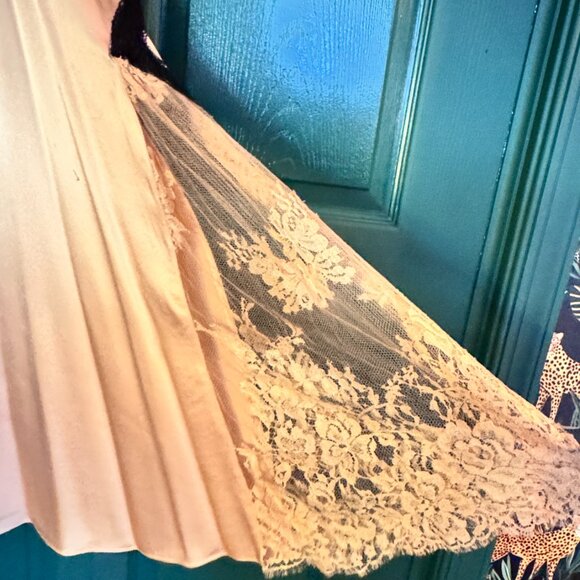 Peach Rayon (Silk like) vintage slip dress - Picture 3 of 11